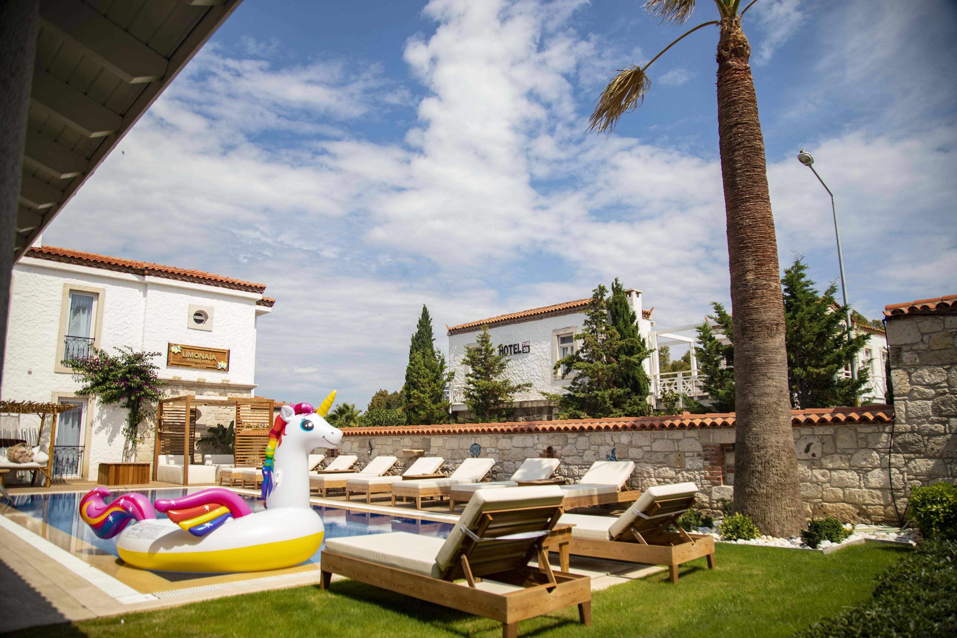 Alacati Limonaia Hotel ภายนอก รูปภาพ