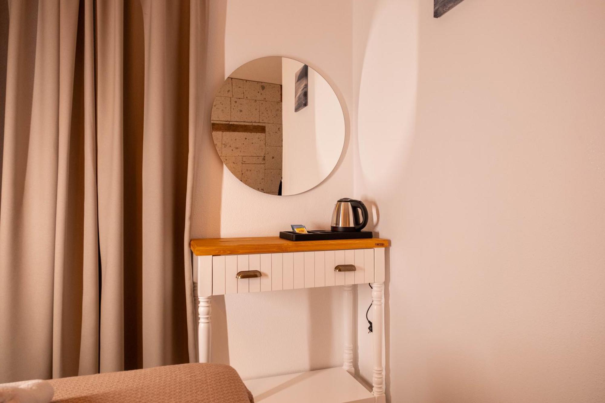 Alacati Limonaia Hotel ภายนอก รูปภาพ