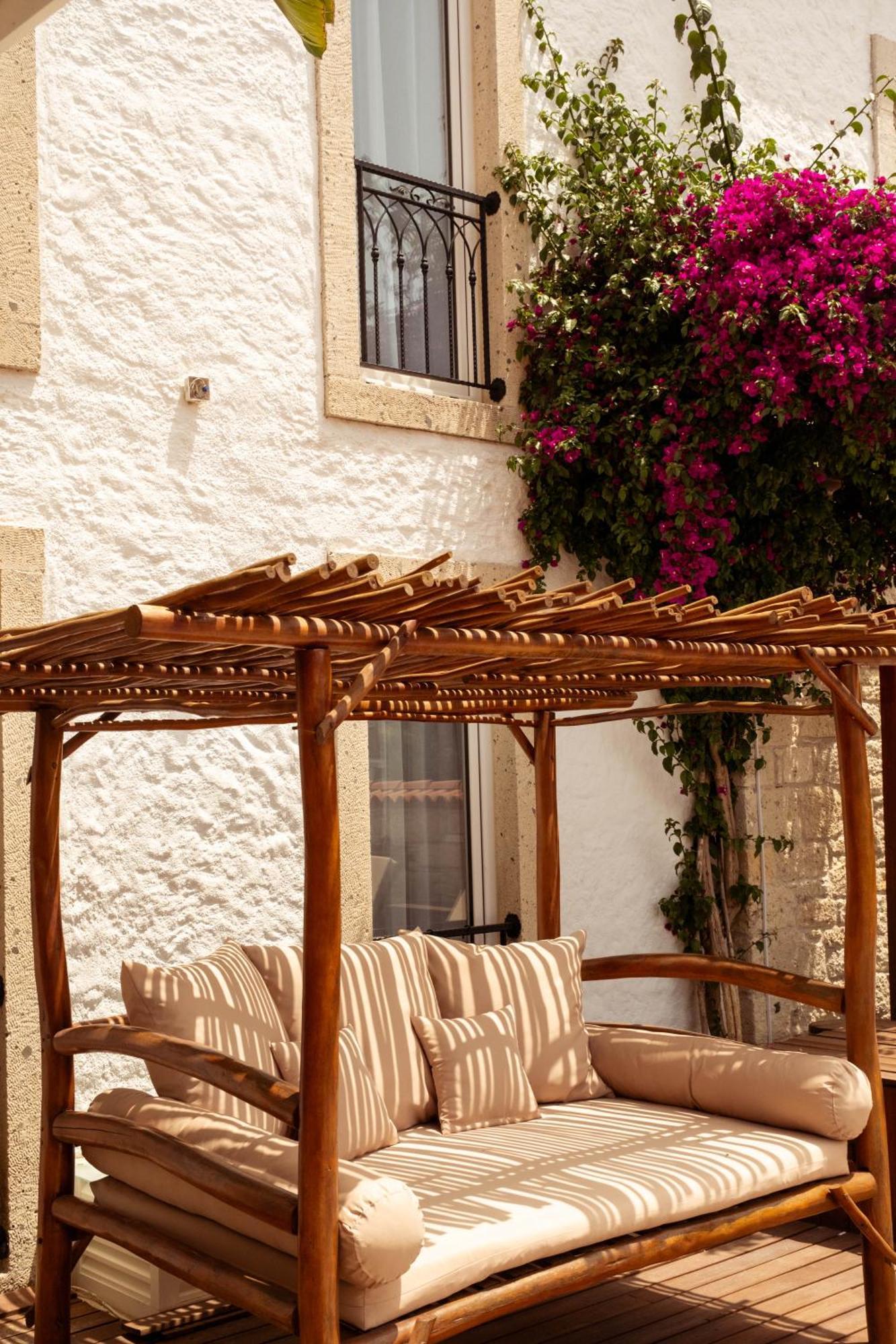 Alacati Limonaia Hotel ภายนอก รูปภาพ
