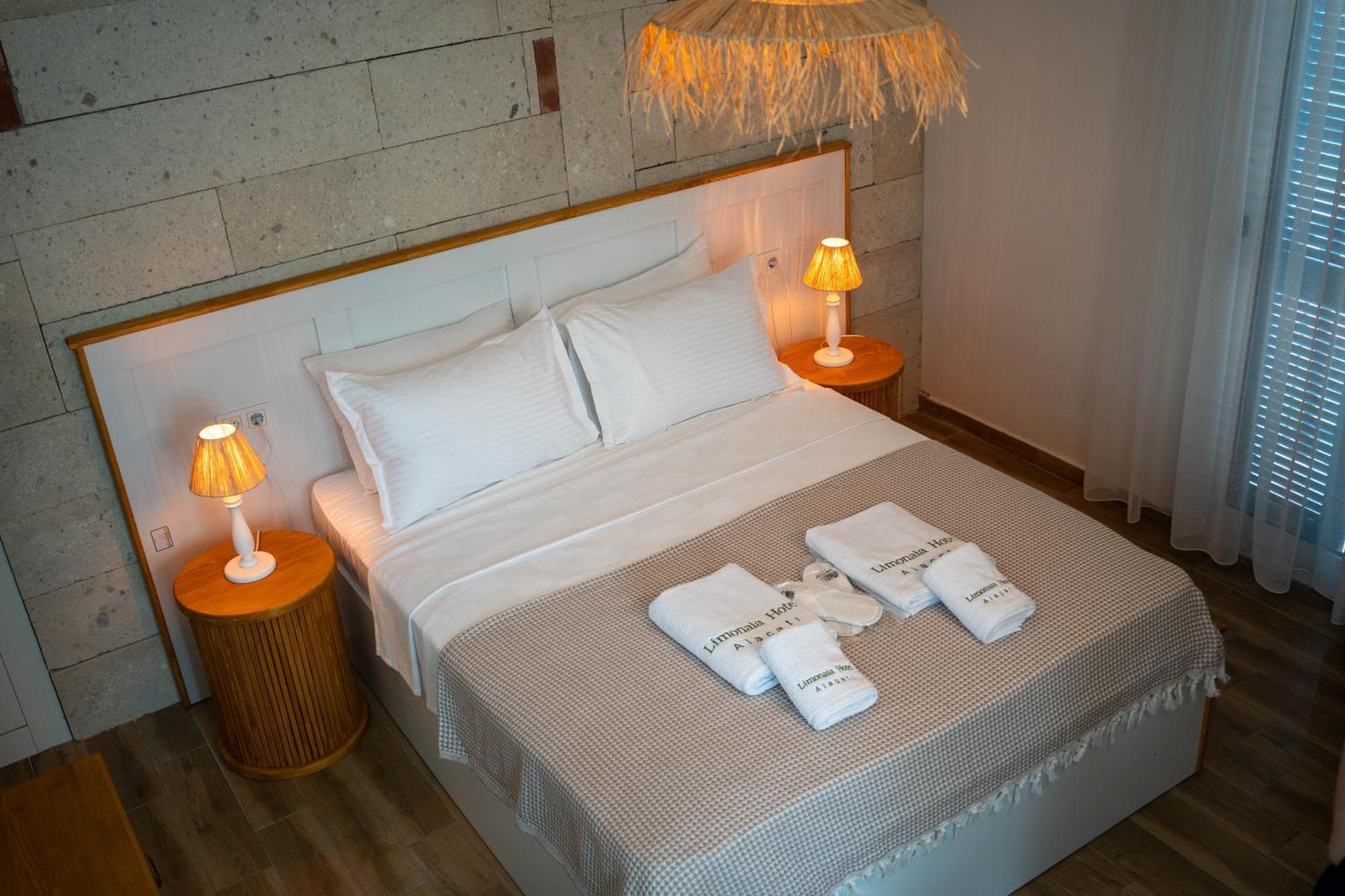 Alacati Limonaia Hotel ภายนอก รูปภาพ