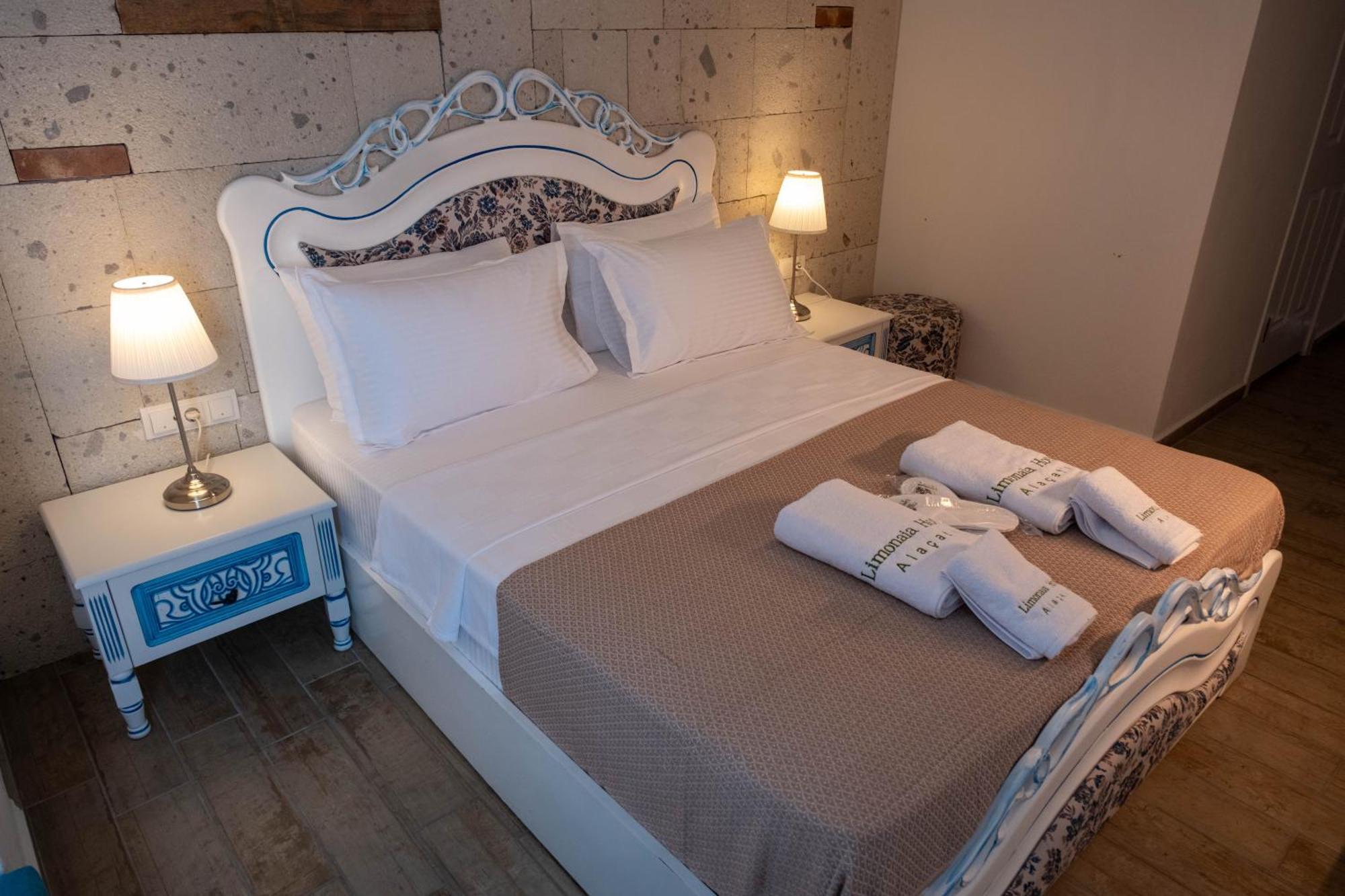 Alacati Limonaia Hotel ภายนอก รูปภาพ