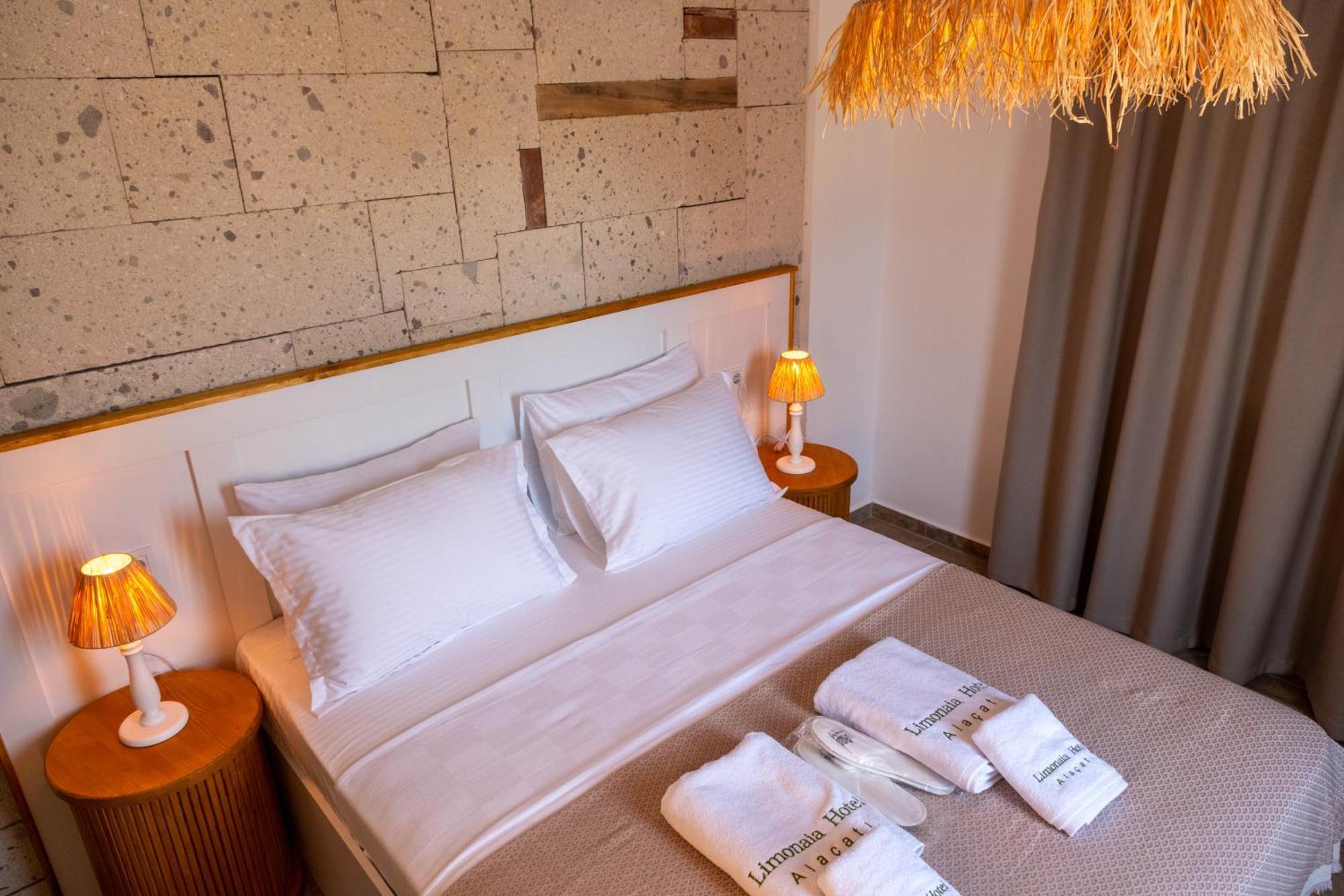 Alacati Limonaia Hotel ภายนอก รูปภาพ