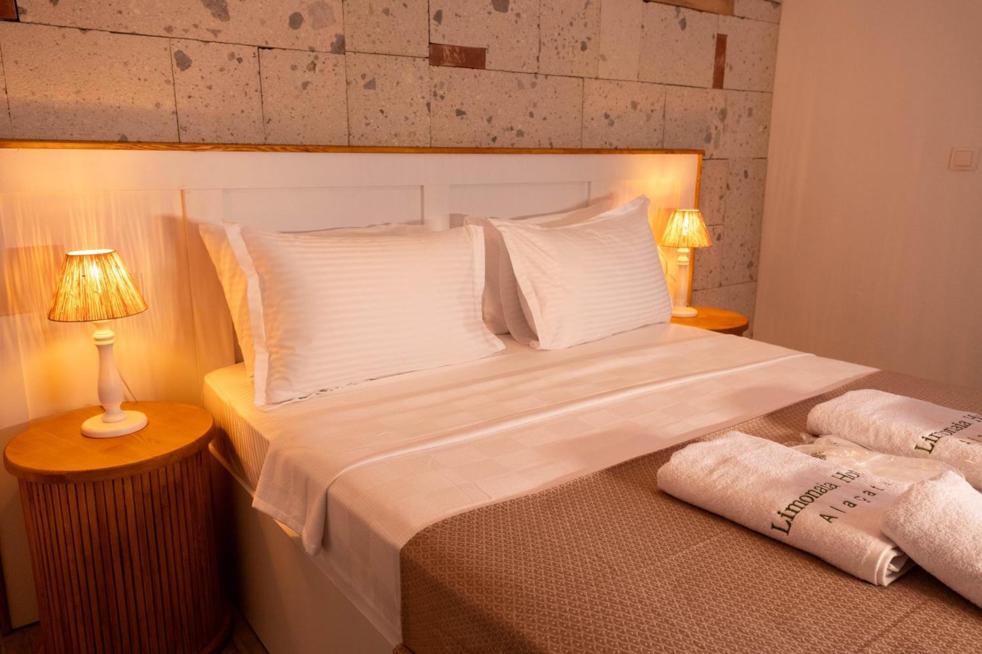 Alacati Limonaia Hotel ภายนอก รูปภาพ