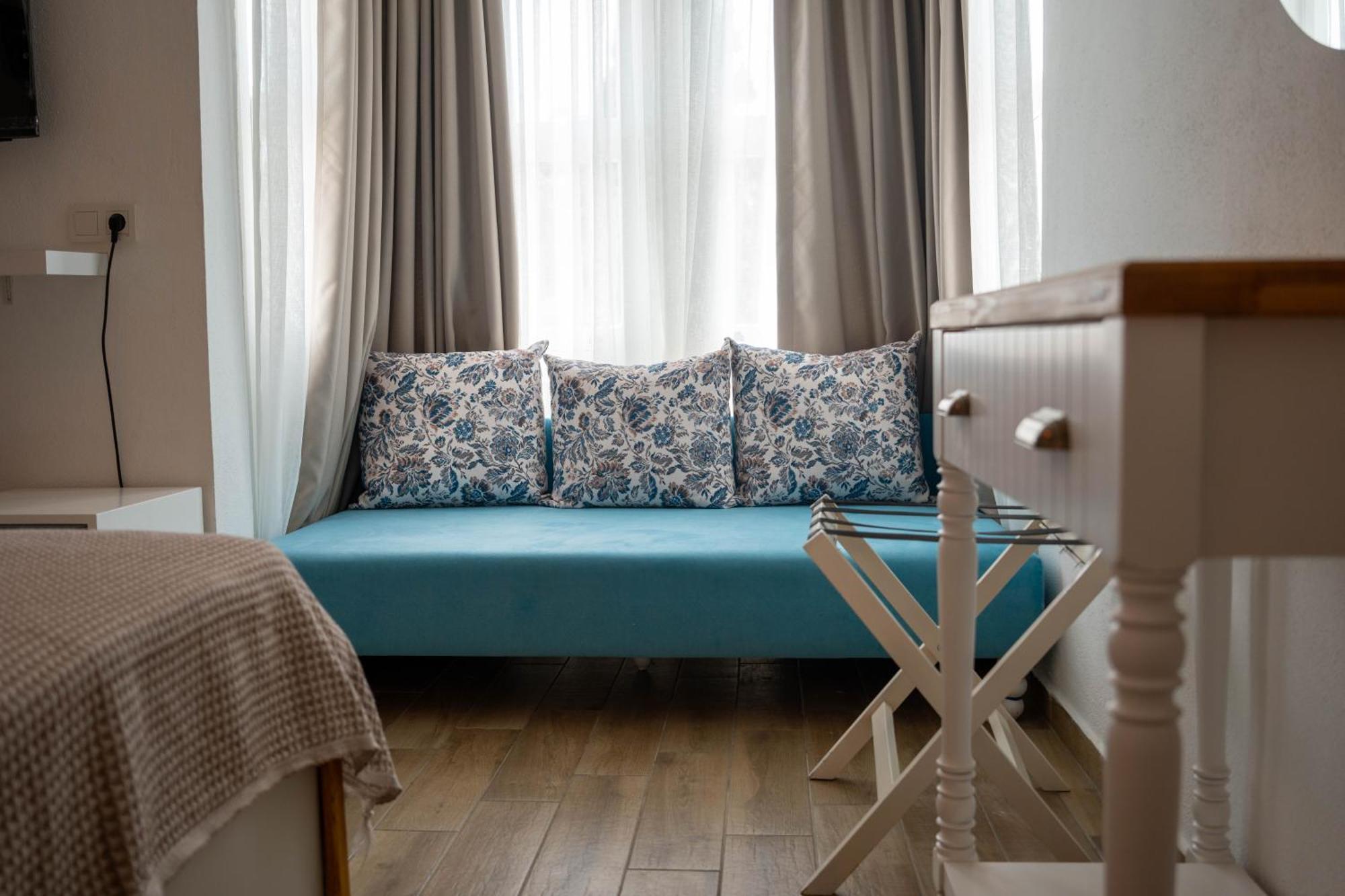 Alacati Limonaia Hotel ภายนอก รูปภาพ