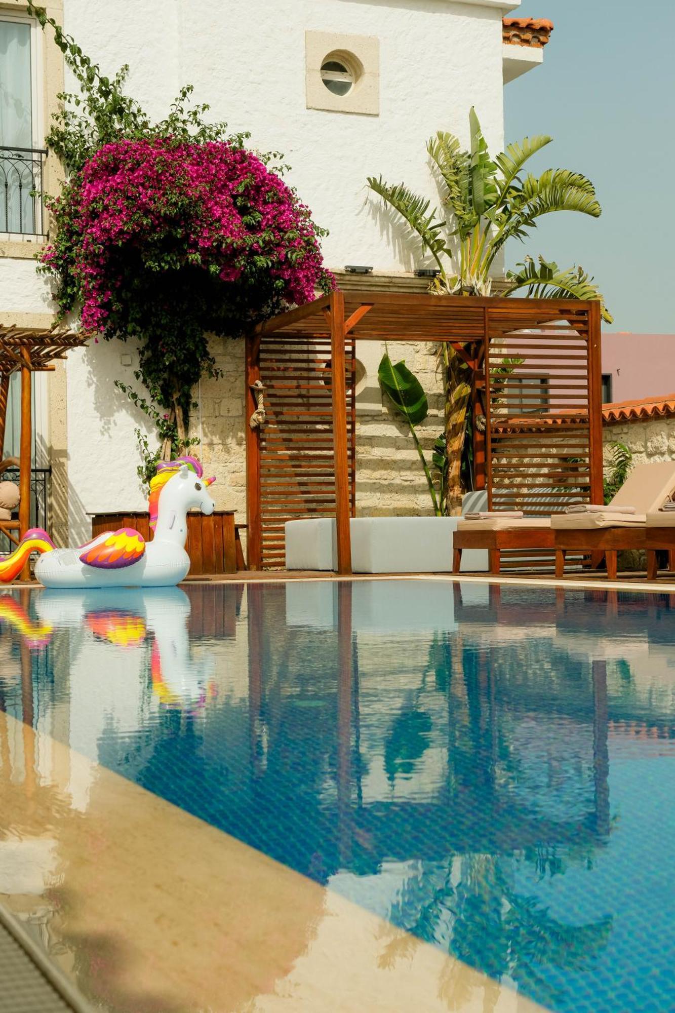 Alacati Limonaia Hotel ภายนอก รูปภาพ
