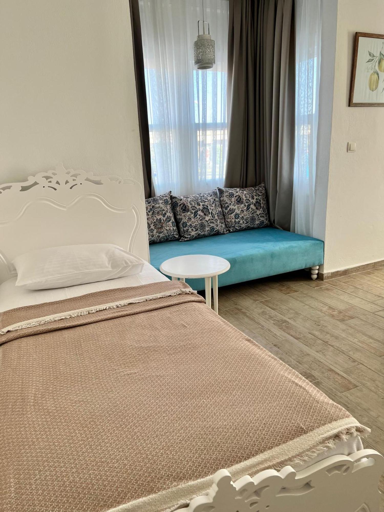Alacati Limonaia Hotel ภายนอก รูปภาพ