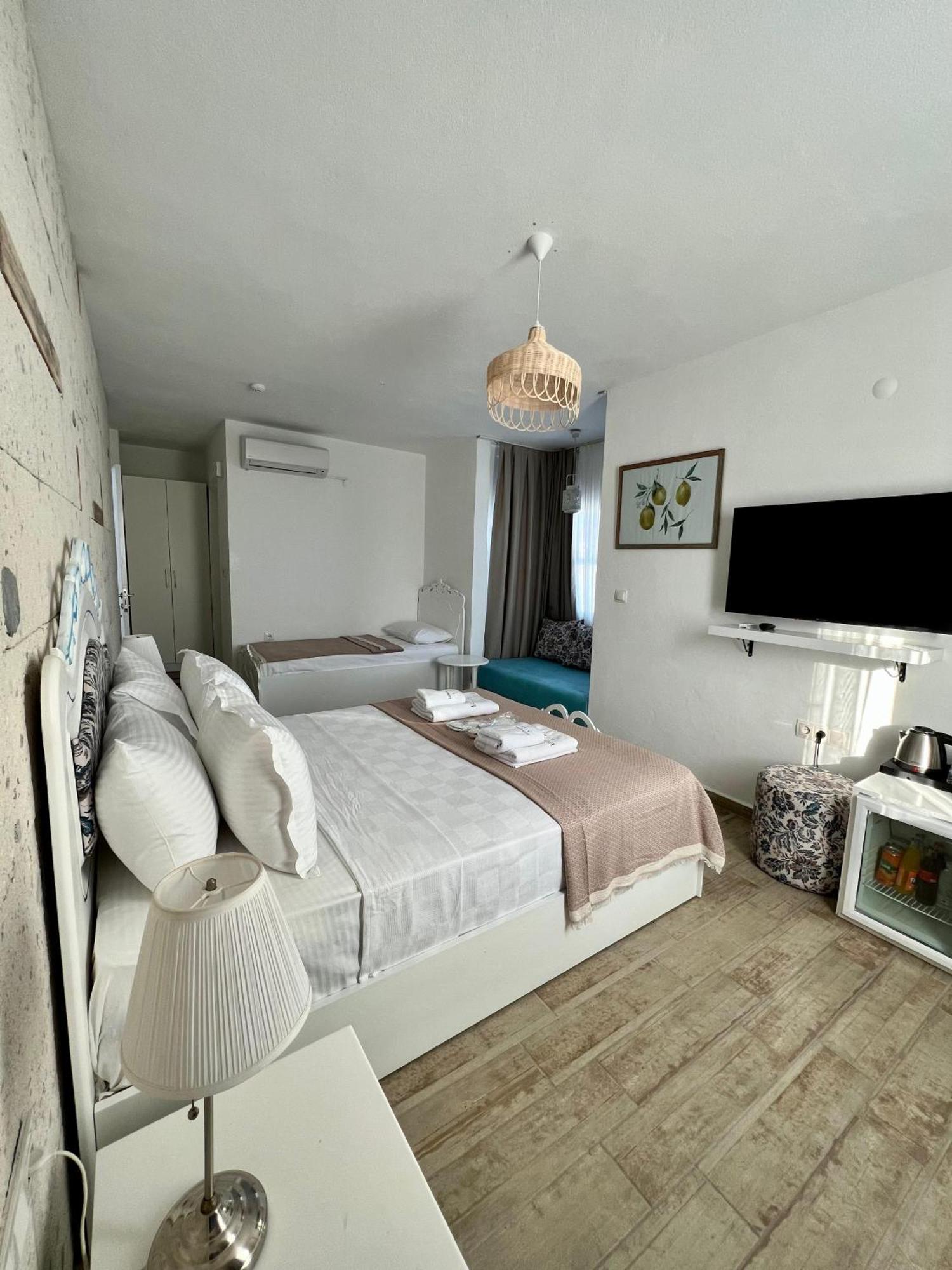 Alacati Limonaia Hotel ภายนอก รูปภาพ