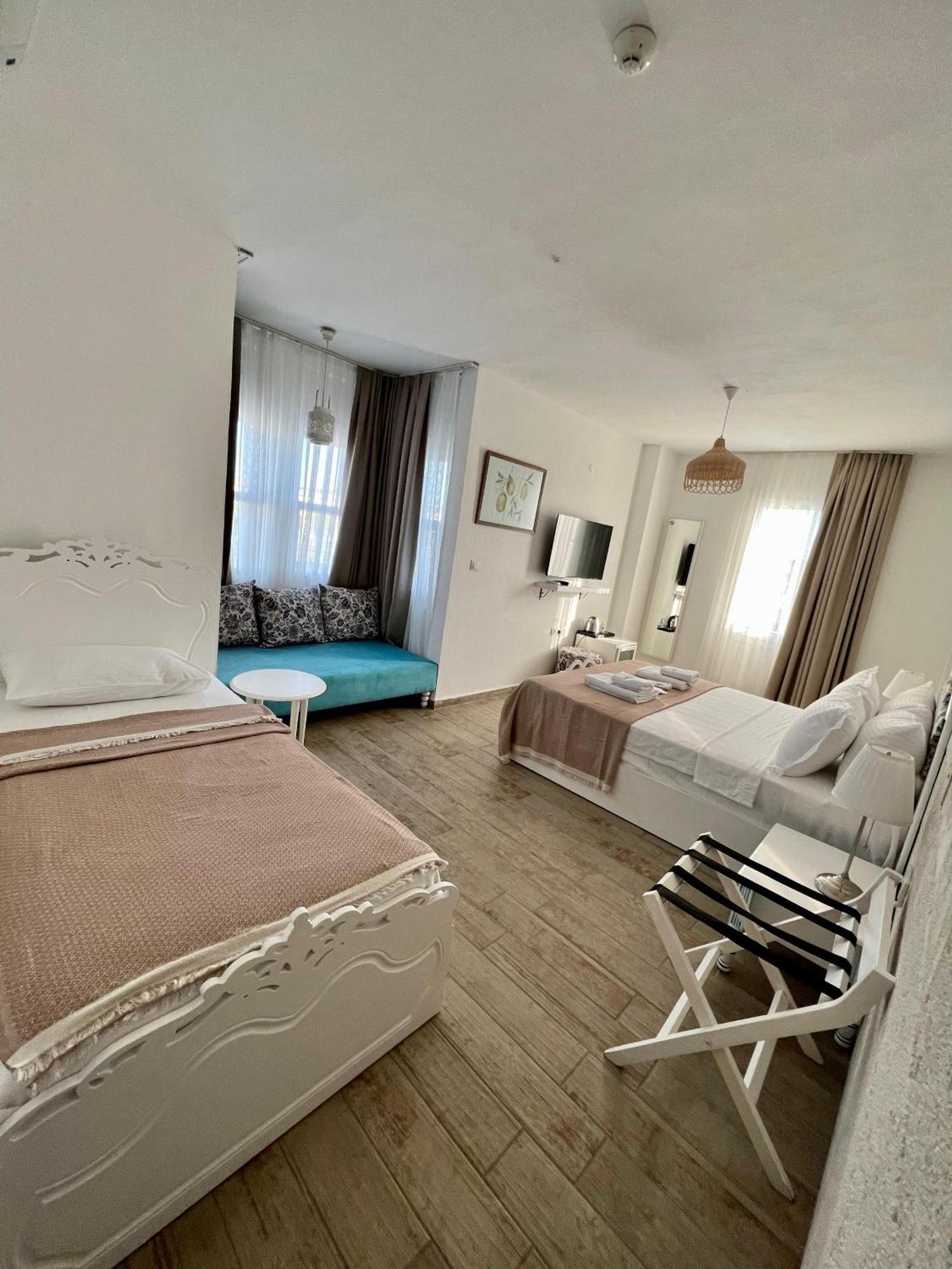 Alacati Limonaia Hotel ภายนอก รูปภาพ