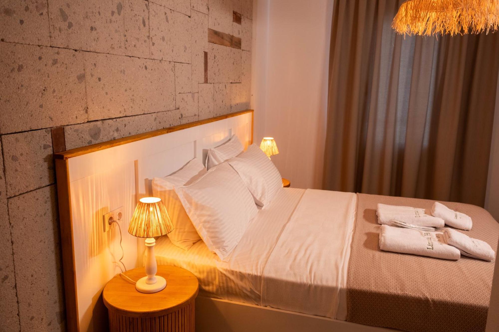 Alacati Limonaia Hotel ภายนอก รูปภาพ